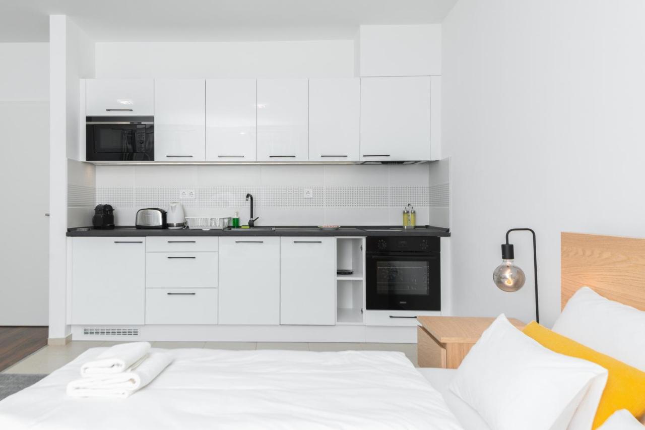 Westside Apartments By Urbanrent Budapest Exterior photo